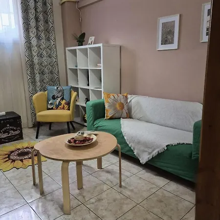 •budget Travellers •great Location * Atina